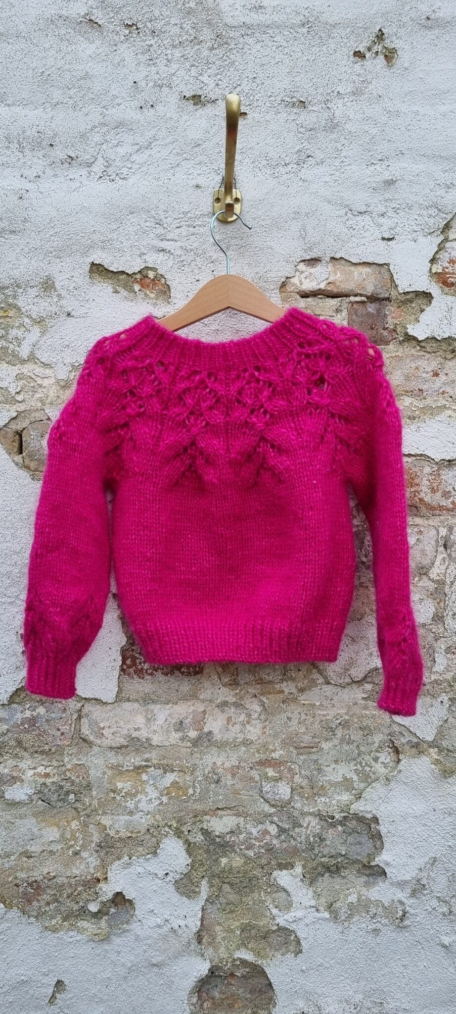 lækker sweater  strikket i AlpacaBrise fra VikingGarn